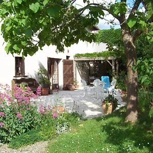 Grande Maison Atypique Séjour chez l'habitant Le Burgaud